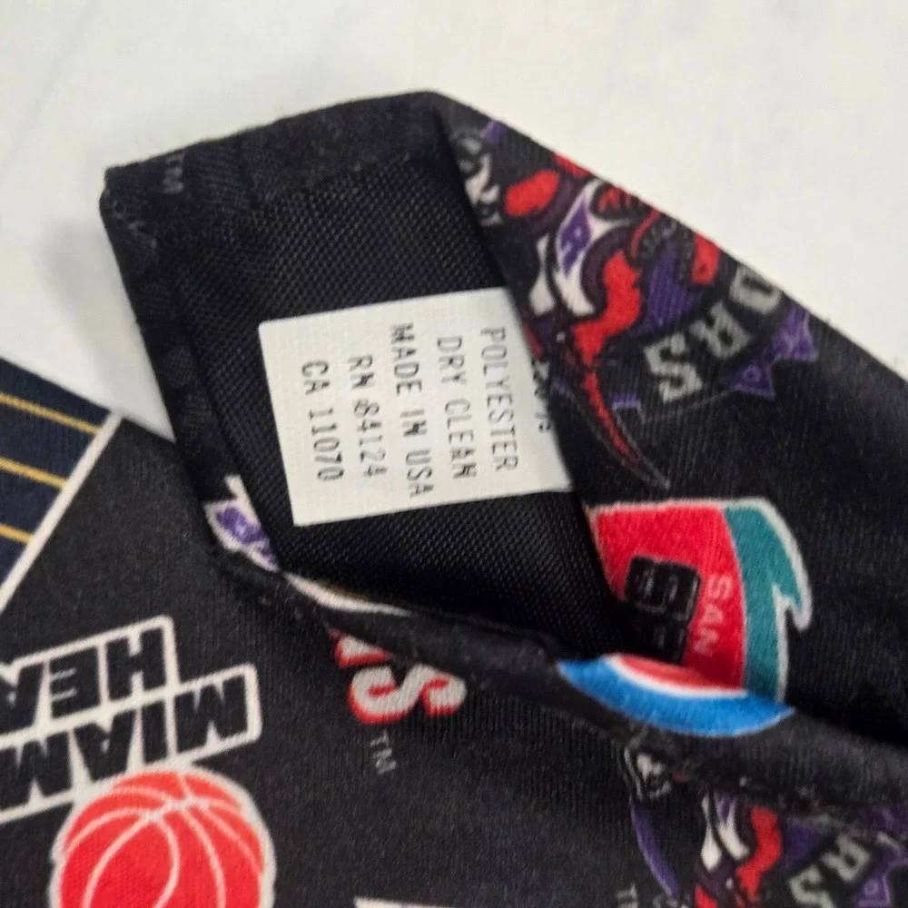 Vintage 1994 Surrey NBA Logos Tie Mens Black Basketball Teams Wallywear USA